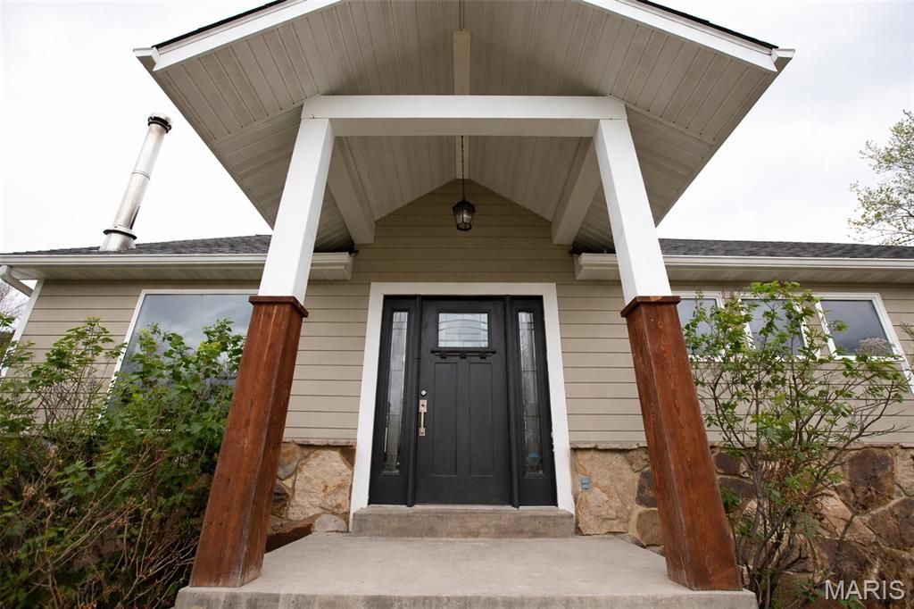 Photo of 900 E Grand Avenue, Cuba, MO 65453 (MLS # 26019837)