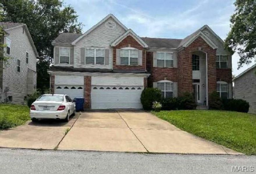 Auction. The seller does not represent or guarantee occupancy status. NO viewings of this property. Please DO NOT DISTURB the occupant. Drive by only. Spacious colonial style home. 5 bedrooms and 4.1 bathrooms. AS IS, cash only sales with no contingencies or inspections. Buyer will be responsible for obtaining possession of the property upon closing. Property sold without contingencies, repairs, warranties, guarantees or representation as to listing accuracy, property information, photo or other depiction included or described herein.