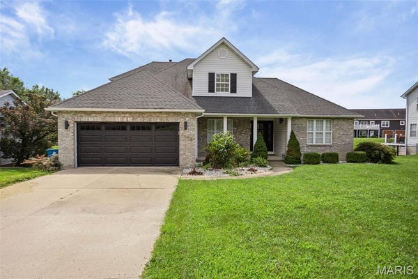 1398 BRITANY CT, EDWARDSVILLE, IL 62025 - Image b7b8fe1f3b63aa2afc208a9d9e8669c6/3830811370