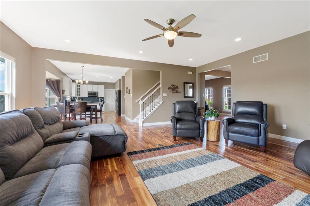 O'Fallon, Missouri 63366, United States, 4 Bedrooms Bedrooms, ,4 BathroomsBathrooms,Residential,Pending,133562