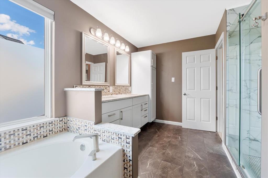 O'Fallon, Missouri 63366, United States, 4 Bedrooms Bedrooms, ,4 BathroomsBathrooms,Residential,Pending,133562