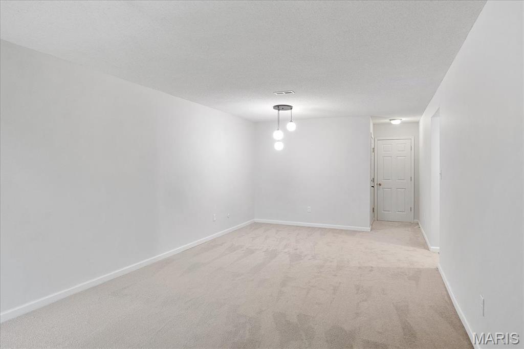 St Louis, Missouri 63122, United States, 2 Bedrooms Bedrooms, ,2 BathroomsBathrooms,Residential,Active,107127