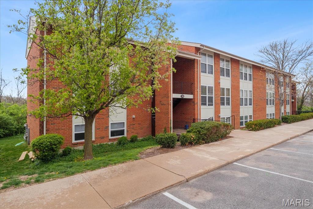 St Louis, Missouri 63122, United States, 2 Bedrooms Bedrooms, ,2 BathroomsBathrooms,Residential,Active,107127