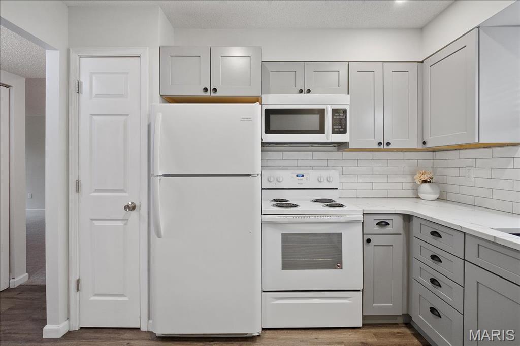 St Louis, Missouri 63122, United States, 2 Bedrooms Bedrooms, ,2 BathroomsBathrooms,Residential,Active,107127