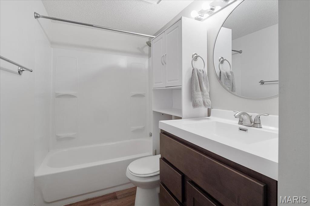 St Louis, Missouri 63122, United States, 2 Bedrooms Bedrooms, ,2 BathroomsBathrooms,Residential,Active,107127