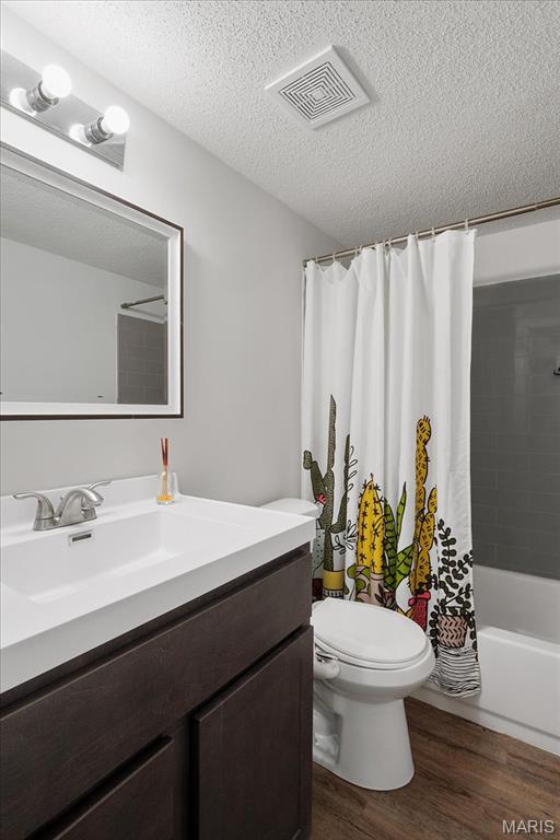 St Louis, Missouri 63122, United States, 2 Bedrooms Bedrooms, ,2 BathroomsBathrooms,Residential,Active,107127