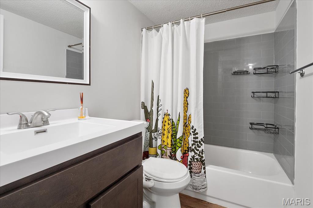 St Louis, Missouri 63122, United States, 2 Bedrooms Bedrooms, ,2 BathroomsBathrooms,Residential,Active,107127