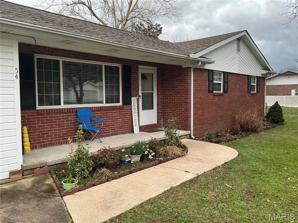 Photo of 54 County Road 560, Poplar Bluff, MO 63901 (MLS # 26013245)