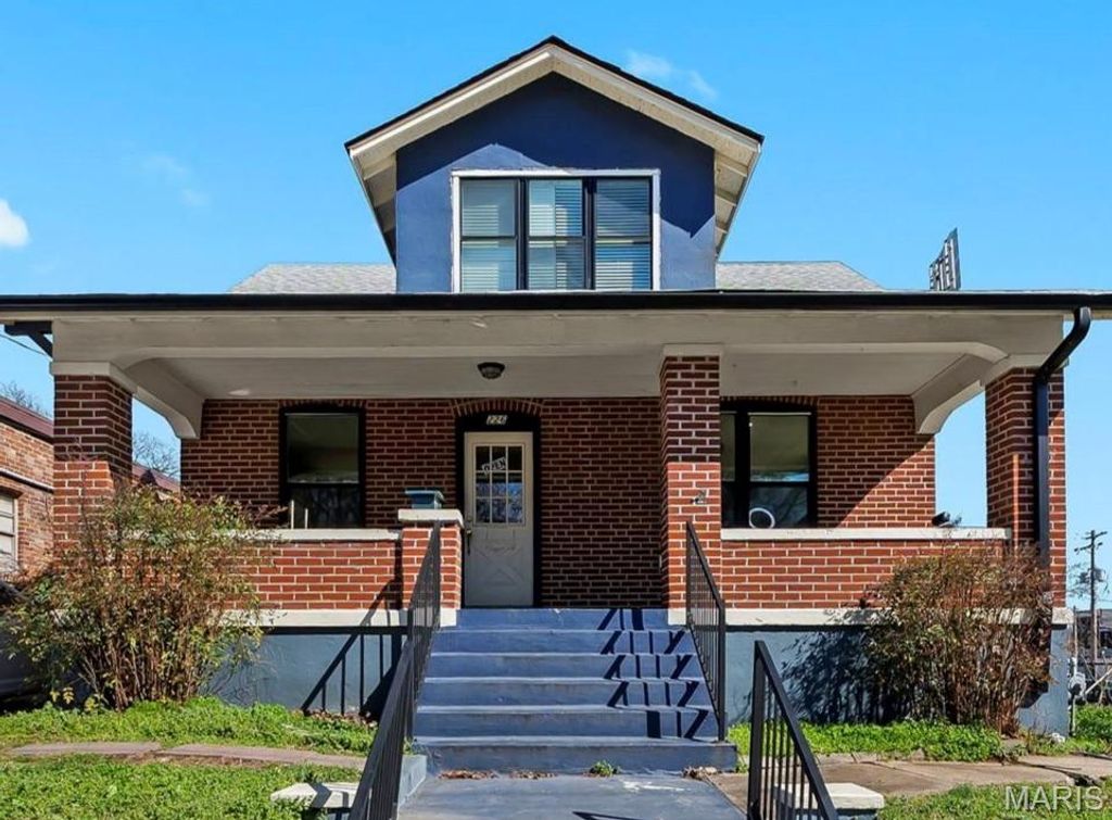 Photo of 226 N Sprigg Street, Cape Girardeau, MO 63701 (MLS # 26017146)