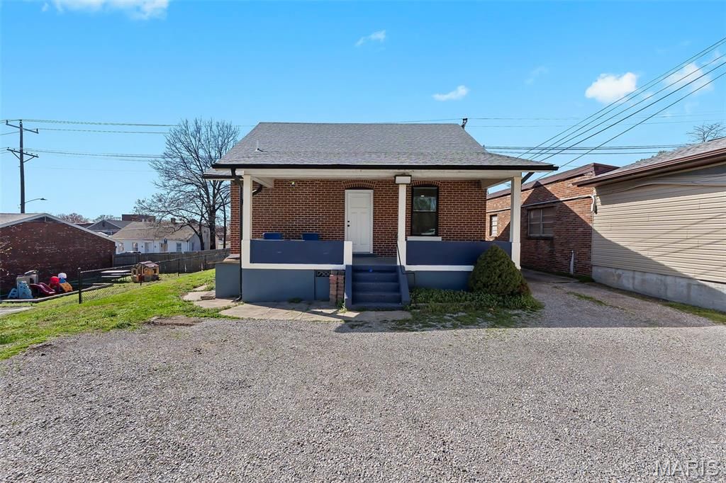 Photo of 226 N Sprigg Street, Cape Girardeau, MO 63701 (MLS # 26017146)