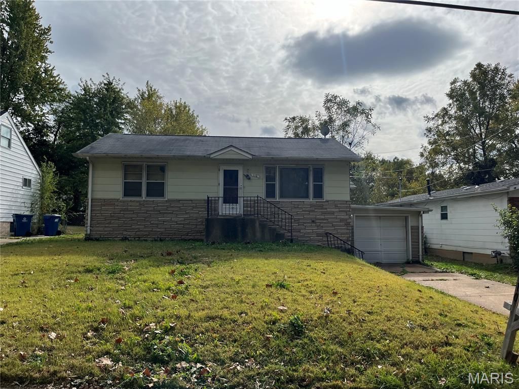 Photo of 110 Barto Drive, Hazelwood, MO 63135 (MLS # 25073771)