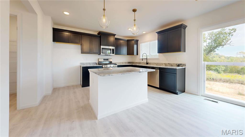 Majestic Lakes - Residential