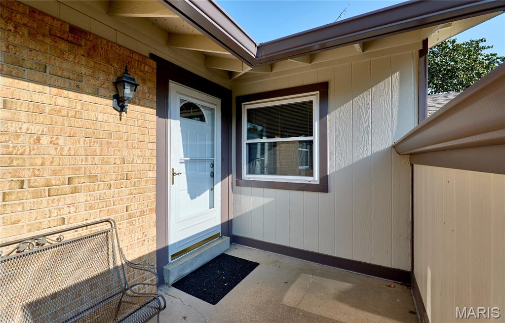 987 Barbizon Drive