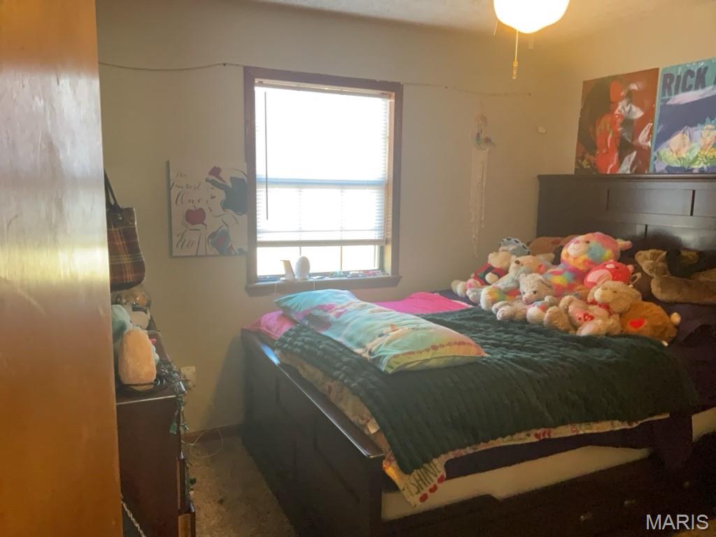 Howard Ln - Residential