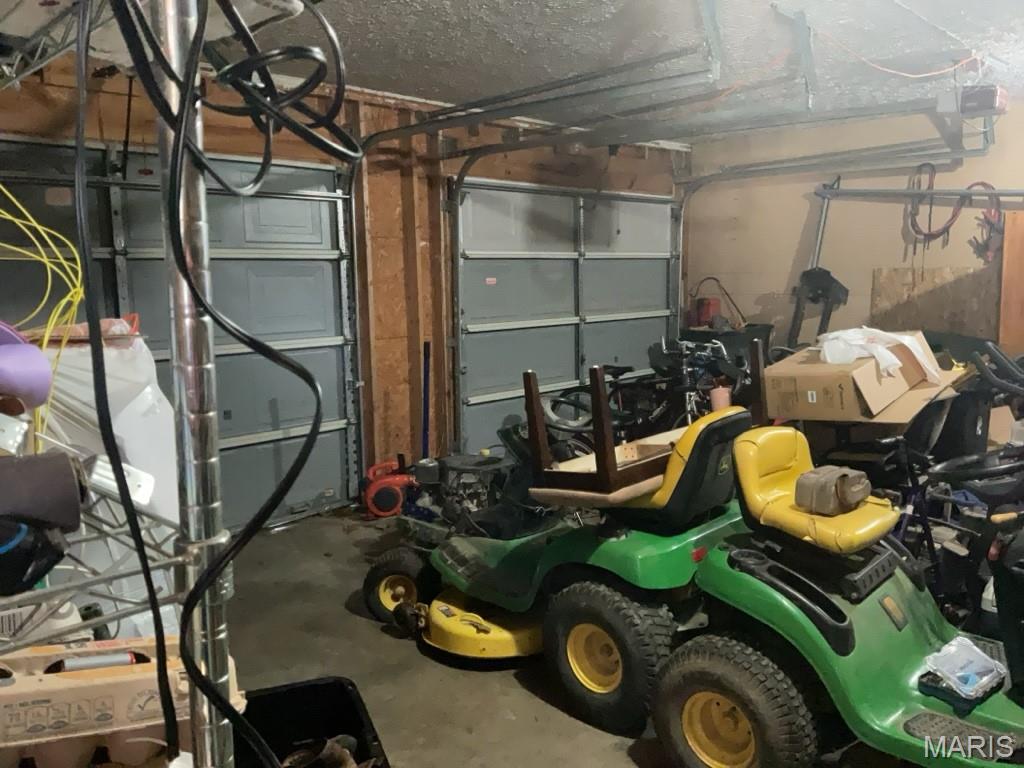 Howard Ln - Residential