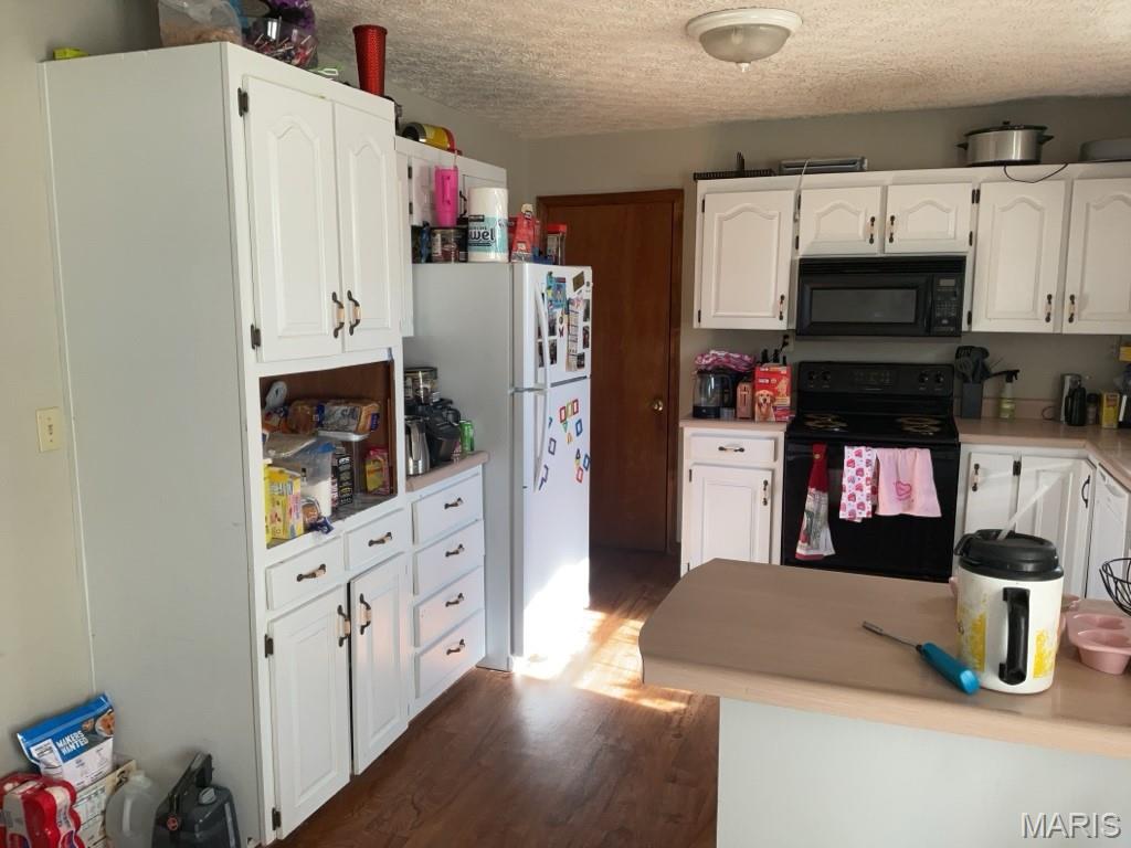 Howard Ln - Residential