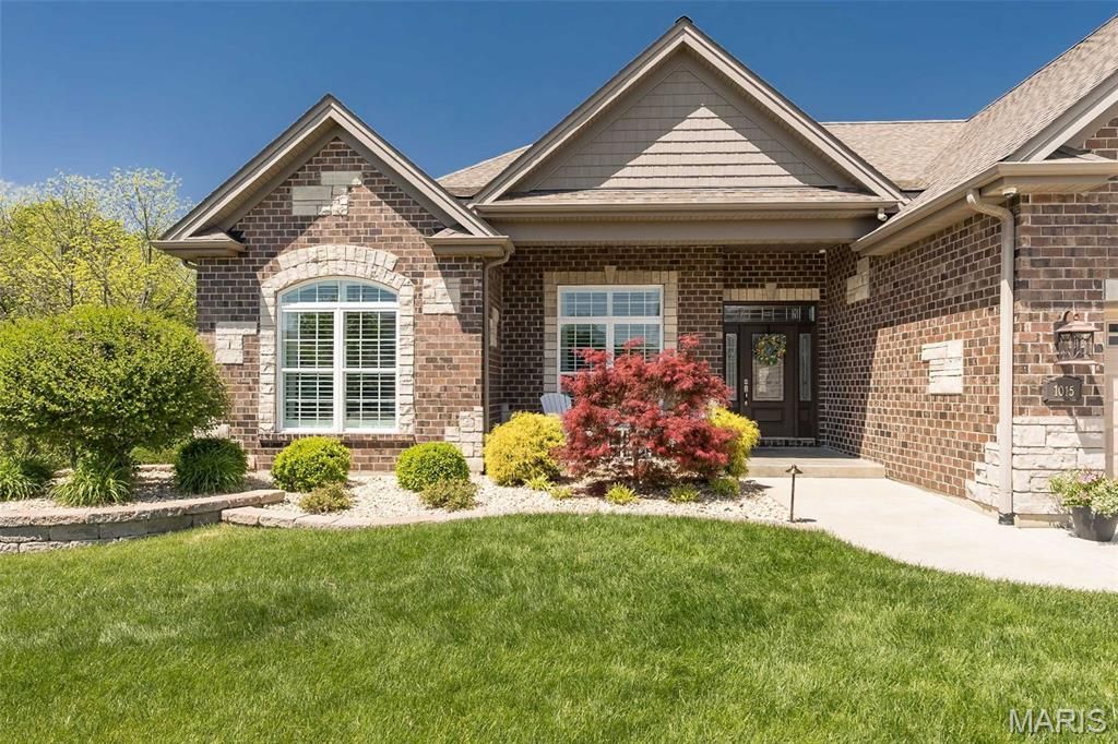 Photo of 1015 Bellevaux Place, St Charles, MO 63301 (MLS # 26024745)