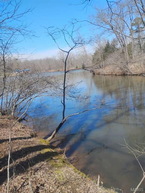 Photo of 13790 E Sunrise Lakes Drive, De Soto, MO 63020 (MLS # 26030548)