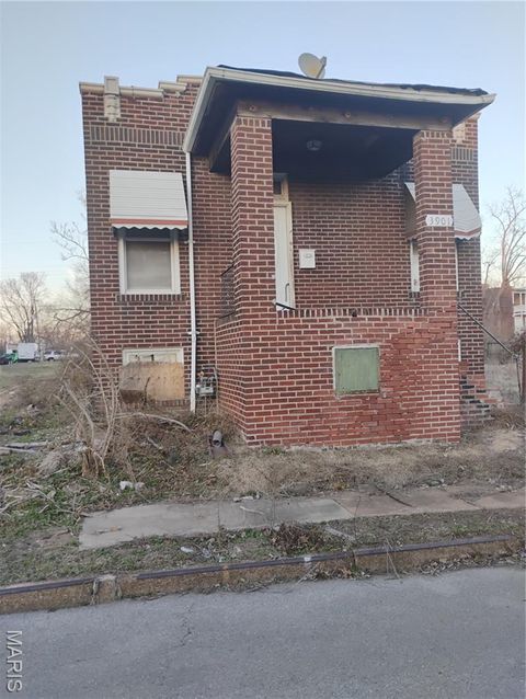 Photo of 3901 Sherman Place, St Louis, MO 63107 (MLS # 26011231)