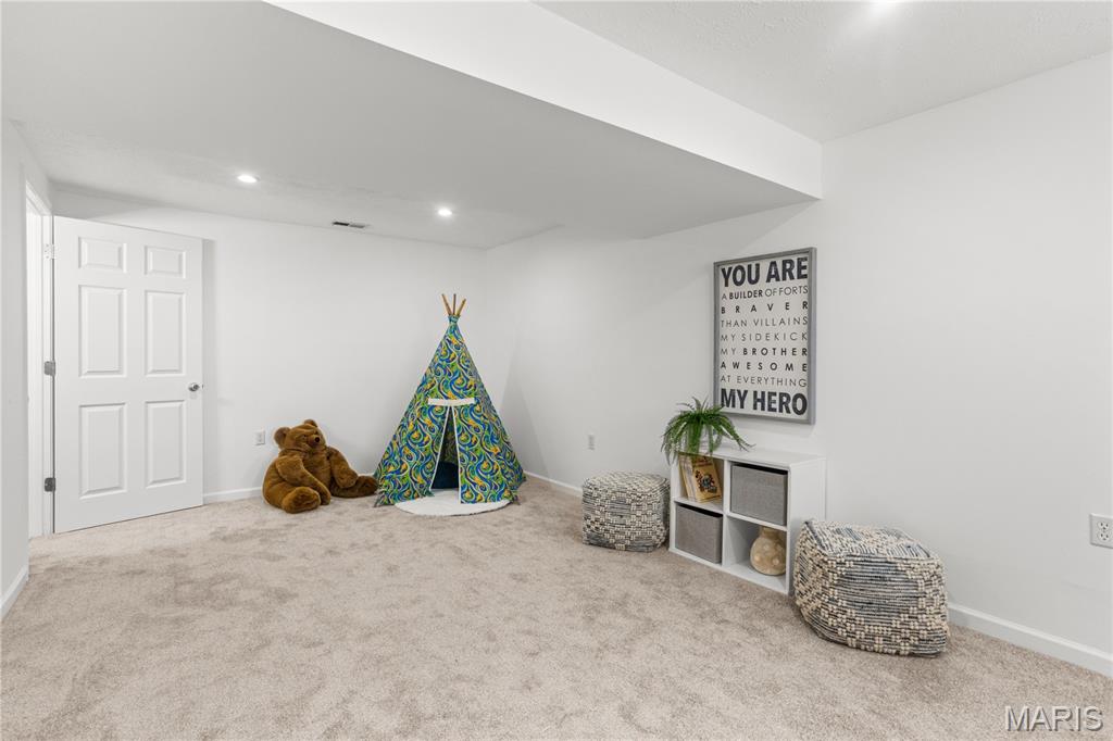 Shelley Manor 02 - Residential