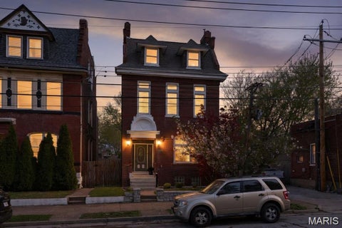Photo of 2241 Shenandoah Avenue, St Louis, MO 63104 (MLS # 26067888)