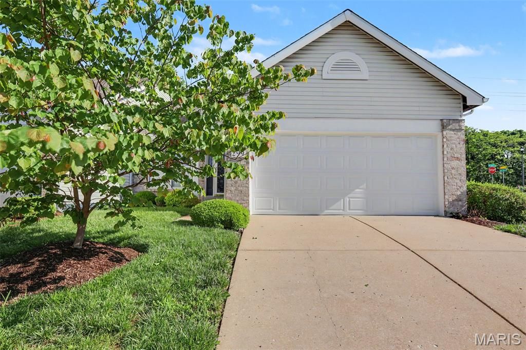 Photo of 299 Arbor Place Lane, Manchester, MO 63088 (MLS # 26026232)