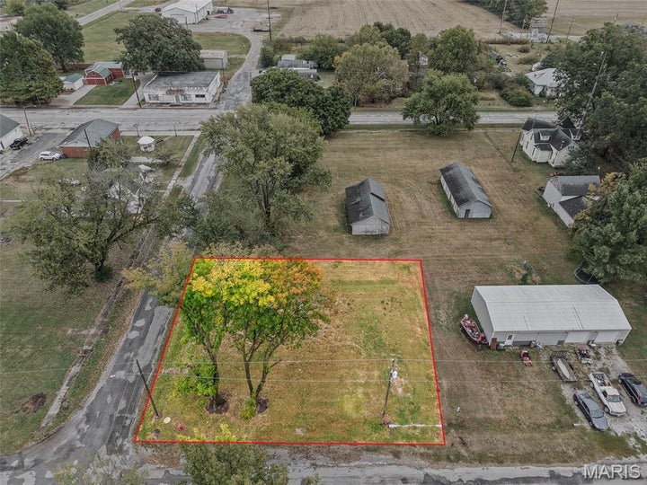 Photo 1 of 8 — 112 W Elm Street, Baldwin, IL 62217