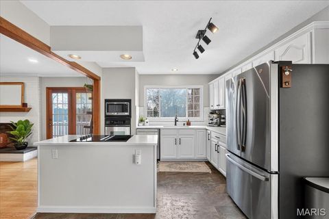 Tiny photo for 13290 Kenroyal Drive, St Louis, MO 63131 (MLS # 26000021)