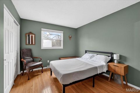 Tiny photo for 13290 Kenroyal Drive, St Louis, MO 63131 (MLS # 26000021)