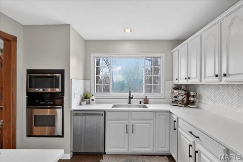 Tiny photo for 13290 Kenroyal Drive, St Louis, MO 63131 (MLS # 26000021)