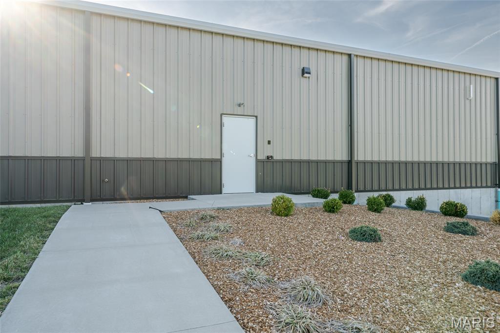 New Haven Indust Park - Commercial Lease