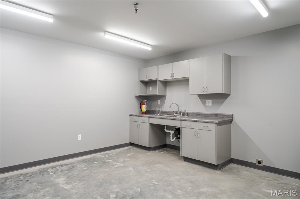 New Haven Indust Park - Commercial Lease