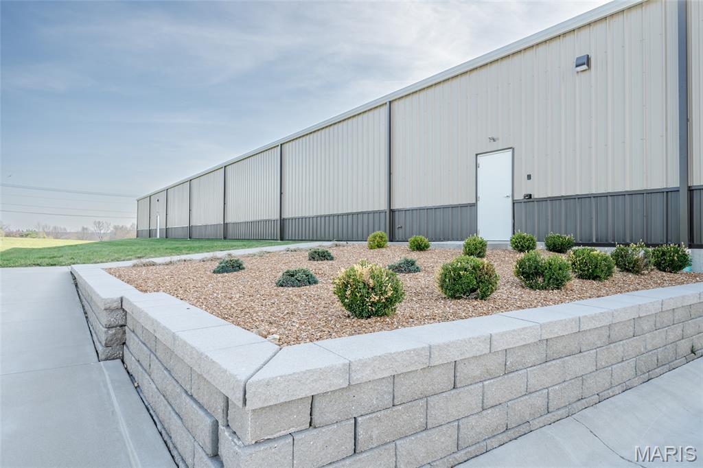 New Haven Indust Park - Commercial Lease