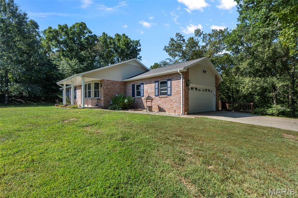 Photo of 221 Bella Oaks Lane, Jackson, MO 63755 (MLS # 26057359)