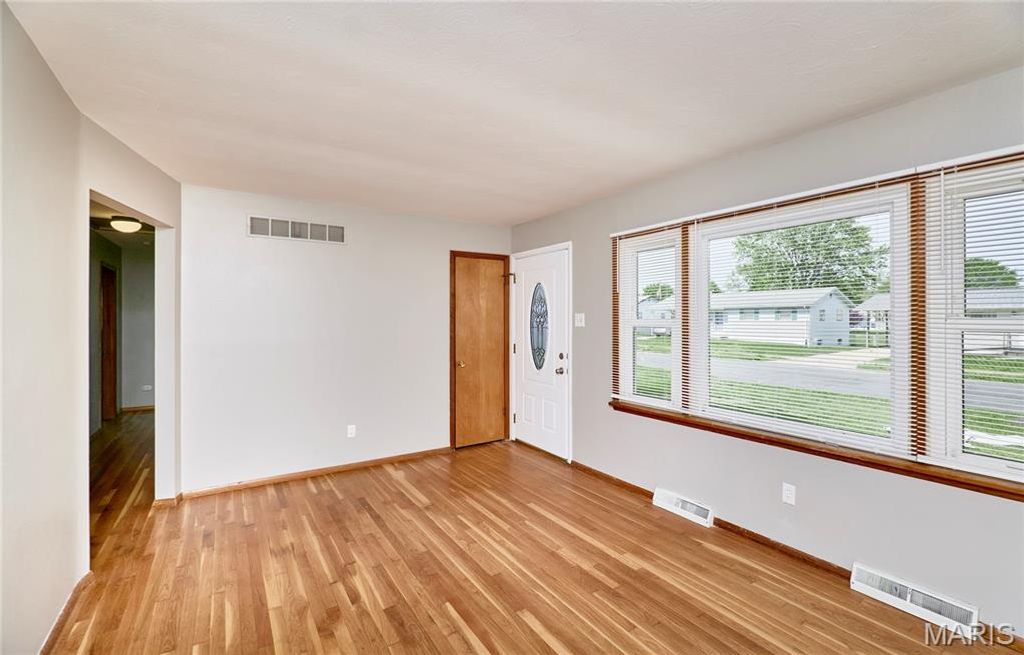 Photo of 1900 Violet Drive, Florissant, MO 63031 (MLS # 26022739)