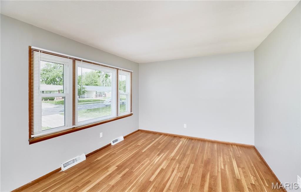 Photo of 1900 Violet Drive, Florissant, MO 63031 (MLS # 26022739)