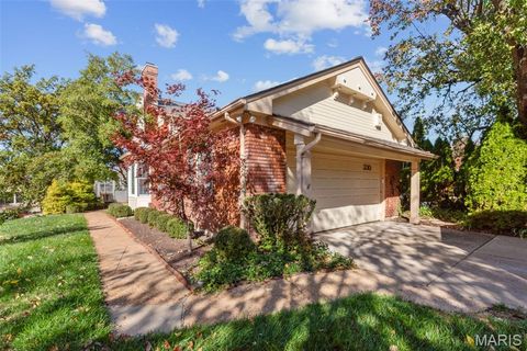 Tiny photo for 330 Morristown Court, Chesterfield, MO 63017 (MLS # 25073914)