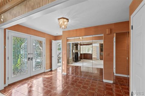 Tiny photo for 330 Morristown Court, Chesterfield, MO 63017 (MLS # 25073914)