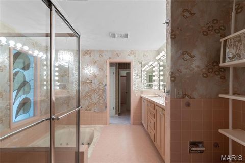 Tiny photo for 330 Morristown Court, Chesterfield, MO 63017 (MLS # 25073914)