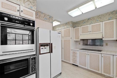 Tiny photo for 330 Morristown Court, Chesterfield, MO 63017 (MLS # 25073914)