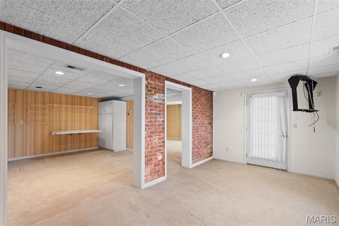 Tiny photo for 330 Morristown Court, Chesterfield, MO 63017 (MLS # 25073914)