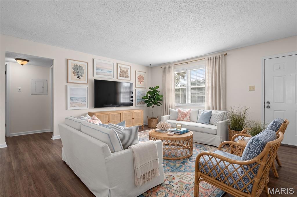 1719 Canary Cove