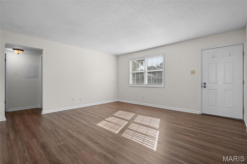 1719 Canary Cove