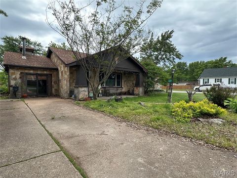 Tiny photo for 412 W Franklin Avenue, Owensville, MO 65066 (MLS # 26030582)