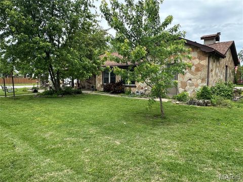 Tiny photo for 412 W Franklin Avenue, Owensville, MO 65066 (MLS # 26030582)