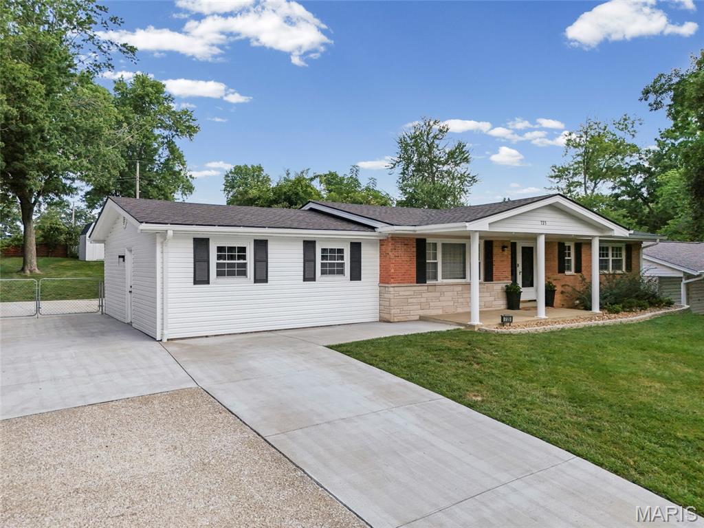 735 Montbrook Drive