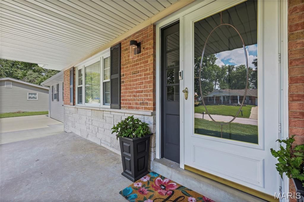 735 Montbrook Drive