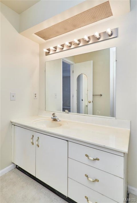 Tiny photo for 61 Woodlake Court, Lake Saint Louis, MO 63367 (MLS # 26059026)