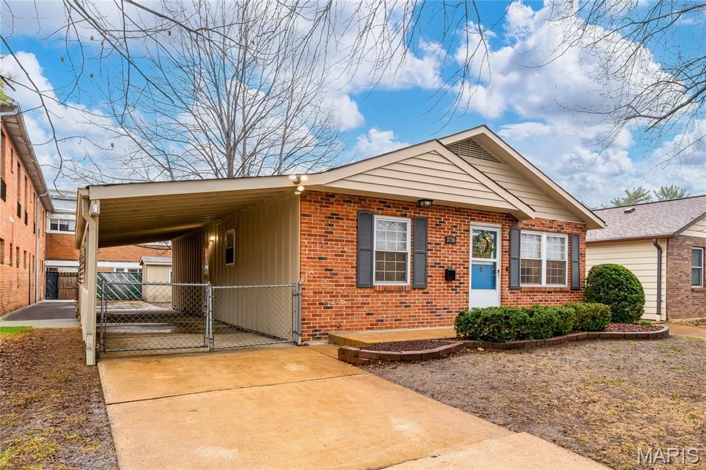 Photo of 3710 Berger Avenue, St Louis, MO 63109 (MLS # 26010372)