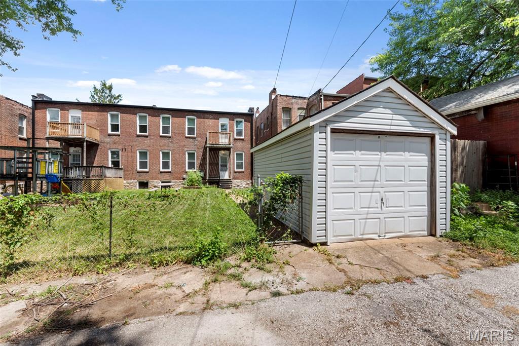 Shaws Lafayette Ave Add - Residential Income